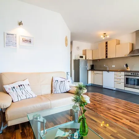 Daire Apartments Lacaleta *