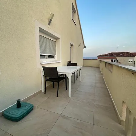 Daire Apartments Lacaleta *